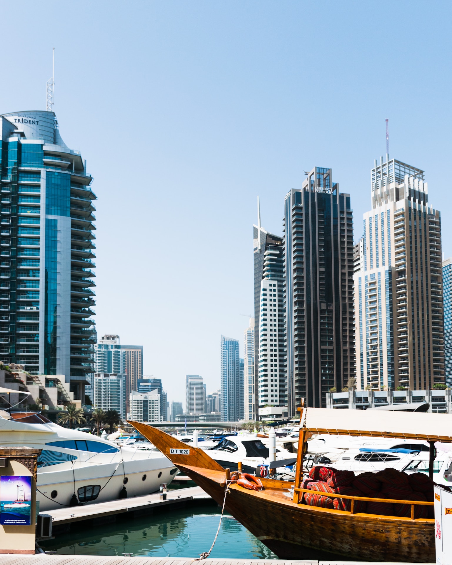 How do I know if a real estate agent is legit in Dubai?